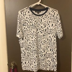 🎈SOLD🎈Kors tshirt